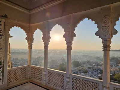 Découverte du Rajasthan en Royal Enfield, de Shahpura à Sardargarh - Circuit moto de luxe.